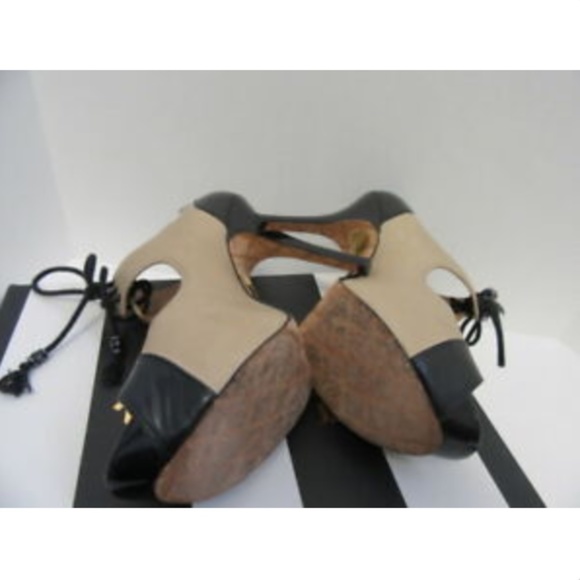 LAMB TAN AND BLACK LEATHER LACE UP PUMPS SZ 7 - Picture 6 of 8